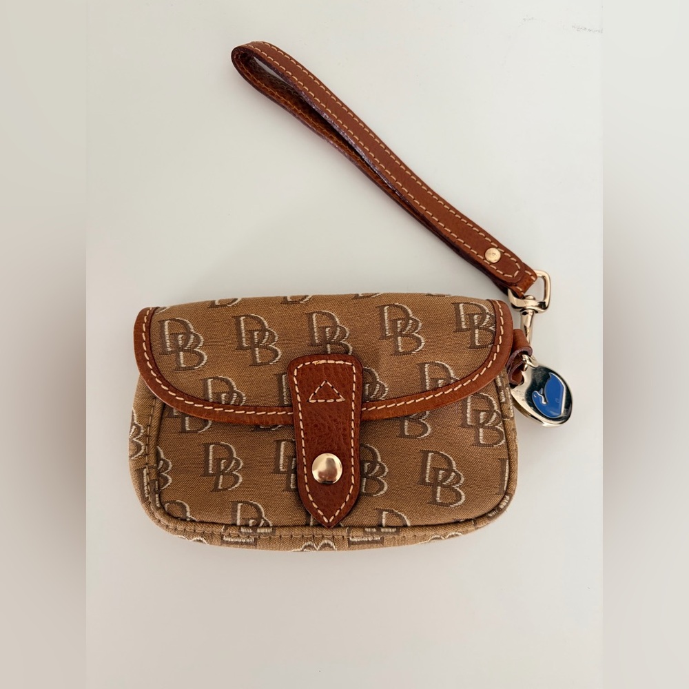 Vintage Y2K Dooney & Bourke Wristlet • Brown Leather • Made in USA